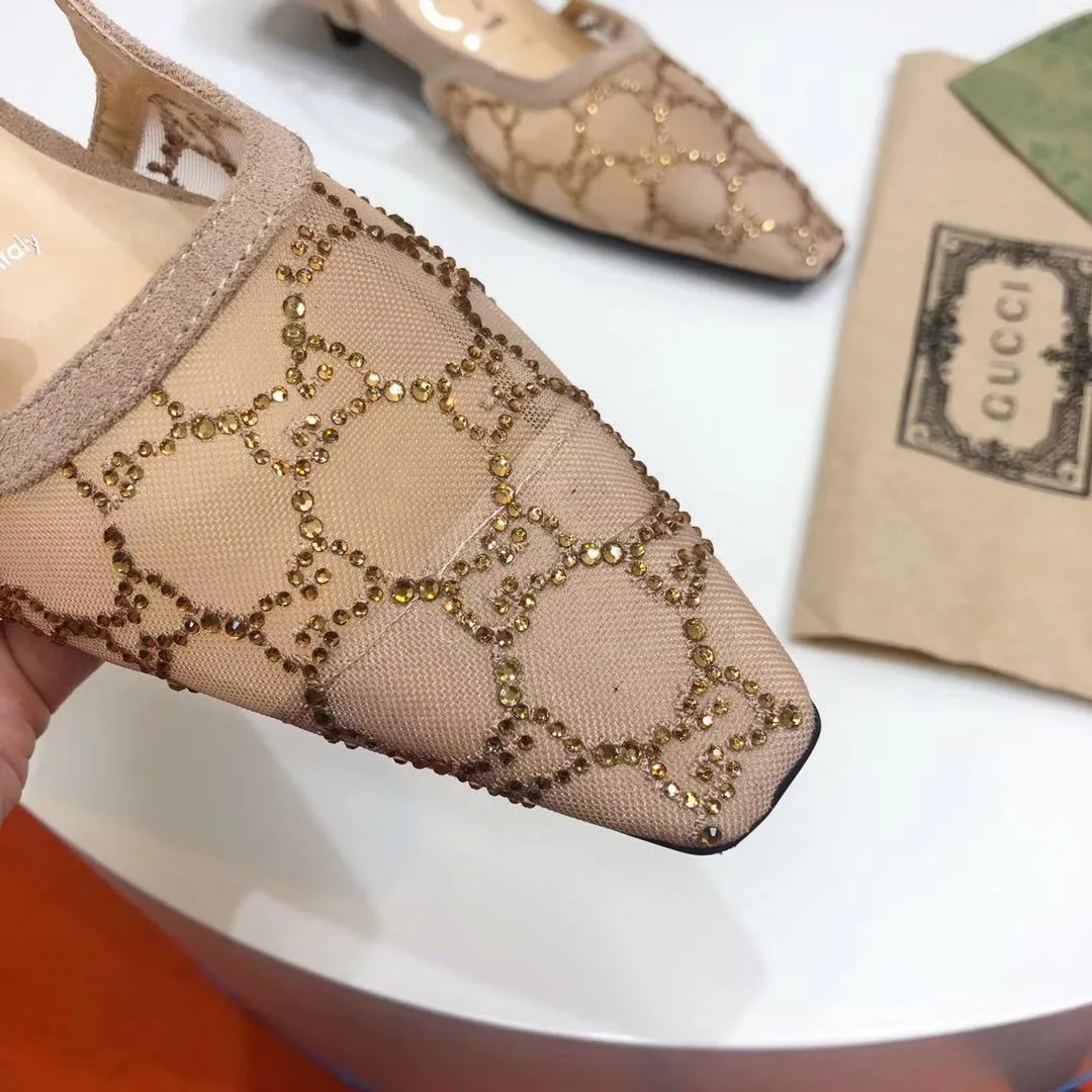 👟👟Ex-factory price 460👟👟 Gucci & Vintage 2025 spring new style second-hand original fabric/hot diamond mesh sandals, this series of sandals are so beautiful, you must buy them, Vintage things are like this, the longer they are, the more they taste👍🏻They are very elegant on the feet. Upper: Original Logo fabric Foot pads: Sheepskin Heel height: 4.5cm Sole: Genuine leather outsole Size: 34-41 (40 and 41 custom-made, non-refundable and non-exchangeable, with full set of packaging)